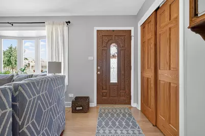 7005 W Sunnyside Avenue, Norridge, IL 60706 - Photo 4