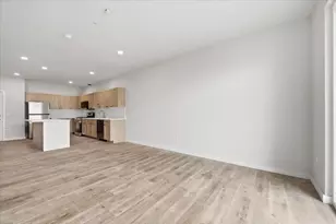 302 Miller Dr, North Aurora, IL 60542 - Photo 4