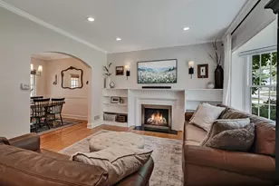 543 S Dunton Ave, Arlington Heights, IL 60005 - Photo 2