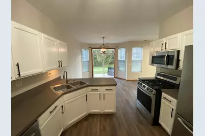 610 Springbrook Trail #610, Oswego, IL 60543 - Photo 6