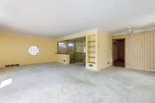 8733 S Ridgeland Ave, Chicago, IL 60617 - Photo 6