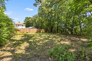 1107 Ashland Ave, Rockford, IL 61101 - Photo 10