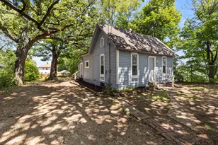 1107 Ashland Ave, Rockford, IL 61101 - Photo 2