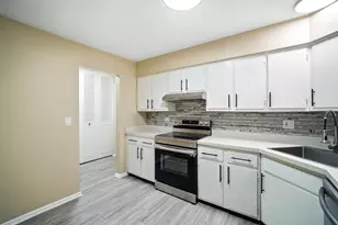 2600 Brookwood Way Dr, Rolling Meadows, IL 60008 - Photo 6