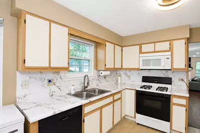 4440 Castlebar Lane, Hanover Park, IL 60133 - Photo 12