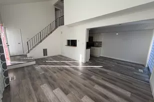 371 Wisteria Dr, Streamwood, IL 60107 - Photo 2