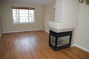 2226 Daybreak Dr, Aurora, IL 60503 - Photo 2