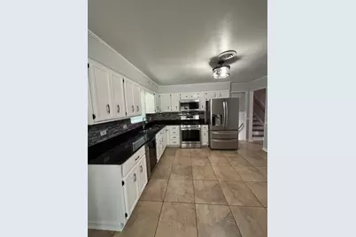 913 E 169th Street, South Holland, IL 60473 - Photo 14