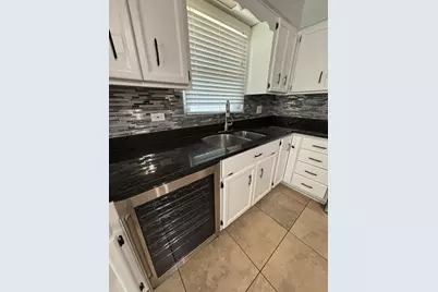 913 E 169th Street, South Holland, IL 60473 - Photo 8