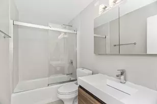 110 E Delaware Pl, Chicago, IL 60611 - Photo 14