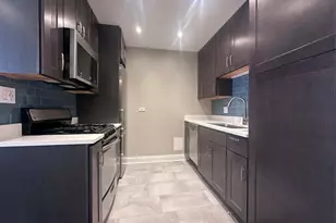 541 W Oakdale Ave, Chicago, IL 60657 - Photo 2