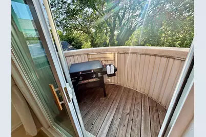 3033 N Racine Avenue #3, Chicago, IL 60657 - Photo 8