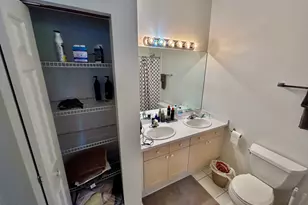 3033 N Racine Ave, Chicago, IL 60657 - Photo 12