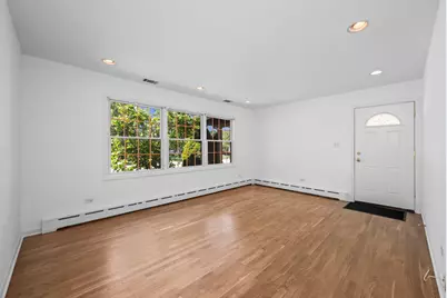 413 N Drury Lane, Arlington Heights, IL 60004 - Photo 2