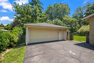 413 N Drury Ln, Arlington Heights, IL 60004 - Photo 16