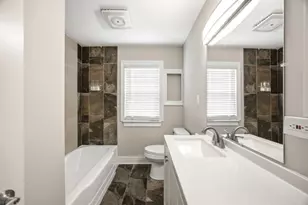 10 Lincoln Ave, East Dundee, IL 60118 - Photo 18