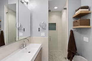 1815 S Prairie Pkwy, Chicago, IL 60616 - Photo 14