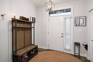 1815 S Prairie Pkwy, Chicago, IL 60616 - Photo 2