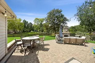 510 De Lasalle Ave, Naperville, IL 60565 - Photo 4