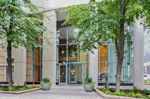 345 N LaSalle St, Chicago, IL 60654 - Photo 2
