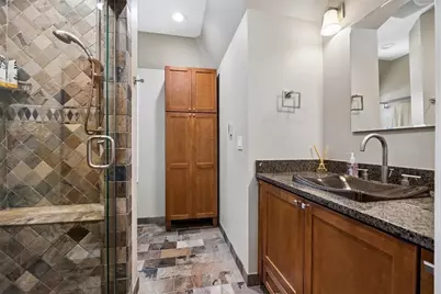1049 N Elmwood Avenue, Oak Park, IL 60302 - Photo 14