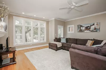 3836 N Janssen Avenue #2, Chicago, IL 60613 - Photo 2