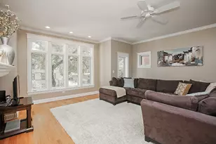3836 N Janssen Ave, Chicago, IL 60613 - Photo 2
