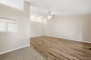 798 Stanford Ln, Carol Stream, IL 60188 - Photo 4