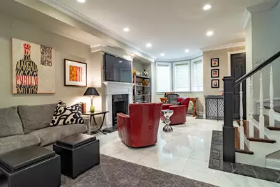 111 W Elm Street, Chicago, IL 60610 - Photo 2