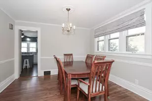633 Lillie St, Elgin, IL 60120 - Photo 8