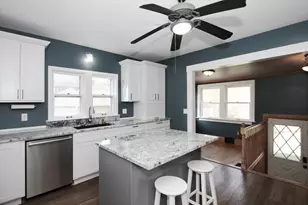 633 Lillie St, Elgin, IL 60120 - Photo 10