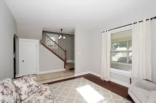 633 Lillie St, Elgin, IL 60120 - Photo 6