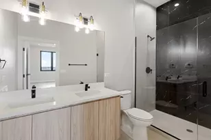 2475 W Foster Ave, Chicago, IL 60625 - Photo 4