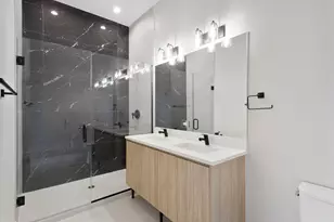 2475 W Foster Ave, Chicago, IL 60625 - Photo 22