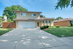 1338 W Holtz Ave, Addison, IL 60101 - Photo 2