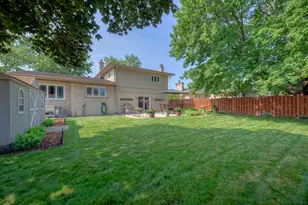 1338 W Holtz Ave, Addison, IL 60101 - Photo 38