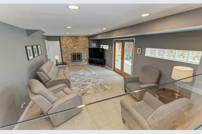 1338 W Holtz Avenue, Addison, IL 60101 - Photo 18