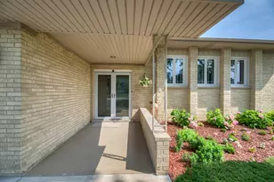1338 W Holtz Ave, Addison, IL 60101 - Photo 4