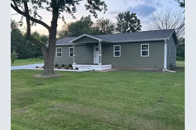 422 E 5th Avenue, Rankin, IL 60960 - Photo 6