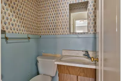 2203 Benderwirt Avenue, Rockford, IL 61103 - Photo 24