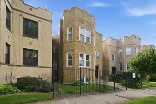 5706 N Maplewood Ave, Chicago, IL 60659 - Photo 2