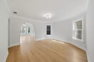 5706 N Maplewood Ave, Chicago, IL 60659 - Photo 8