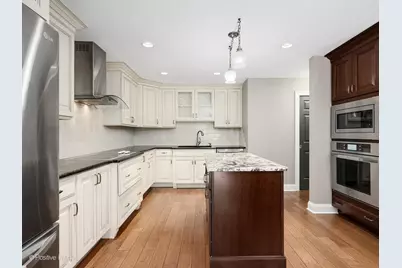 1401 Burr Oak Road #114B, Hinsdale, IL 60521 - Photo 8