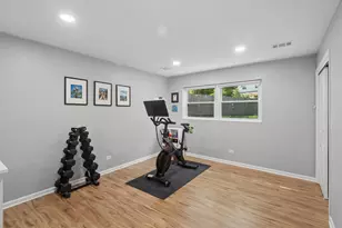 3923 Rutgers Ln, Northbrook, IL 60062 - Photo 18