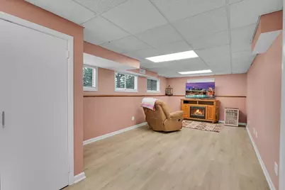 7635 Walnut Avenue, Woodridge, IL 60517 - Photo 8