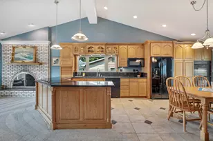 135 Cloverdale Ln, Schaumburg, IL 60194 - Photo 12