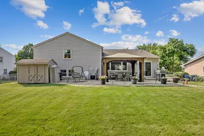 135 Cloverdale Lane, Schaumburg, IL 60194 - Photo 32