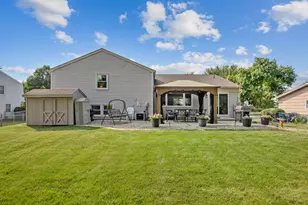 135 Cloverdale Ln, Schaumburg, IL 60194 - Photo 32