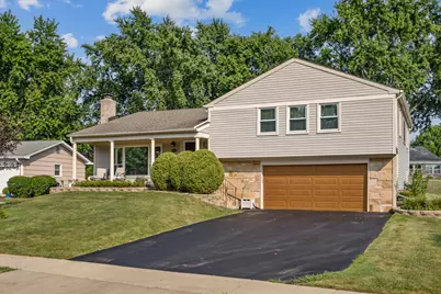 135 Cloverdale Lane, Schaumburg, IL 60194 - Photo 1