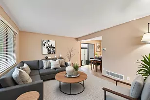270 E Woodlawn Rd, New Lenox, IL 60451 - Photo 2